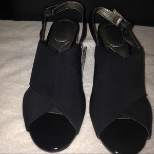 Black Bandolino patent leather mixed shoe